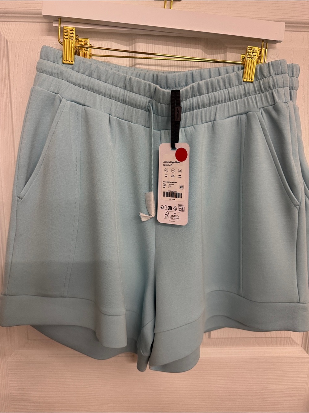 Varley atrium high rise short 4.5 Porcelin